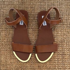 NWOT Steve Madden Brown and Gold Sandals 7